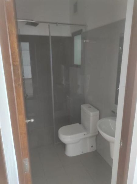 Bathroom - Canterbury Golf - 02BR Unfurnished Apartment for Sale -EA499