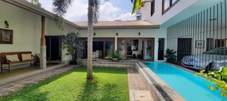 Exterior - 5 Bedroom House for Rent in Colombo 5, R4845