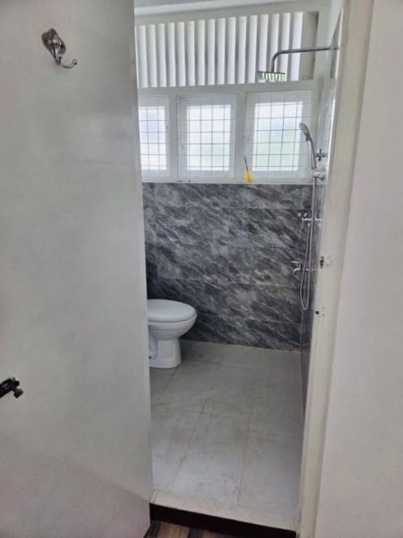 Bathroom - 3 Bedroom Apartment for rent in Colombo 4 