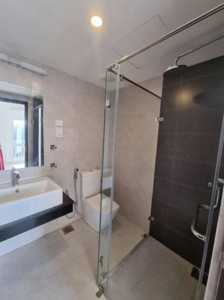 Bathroom -  Treasure Trove - 04 Bedroom Unfurnished Apartment for Sale in Colombo 08 (A2282) 