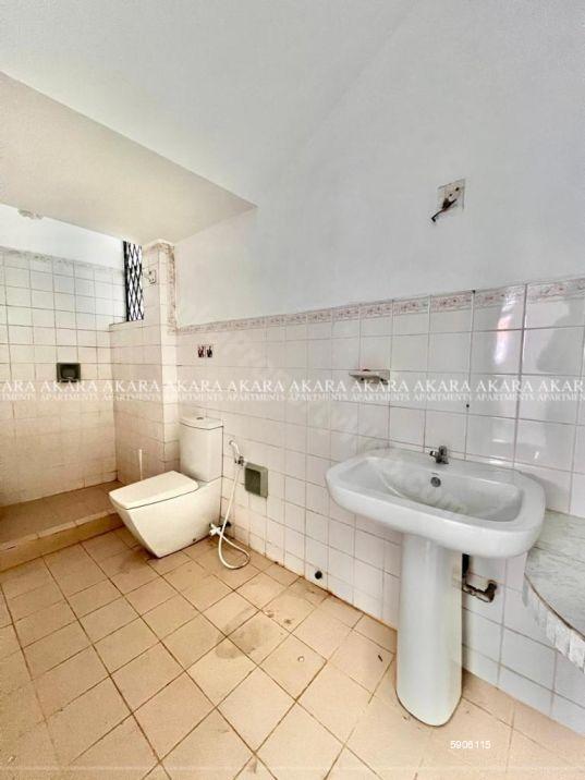 Bathroom - House for sale in Rajagiriya