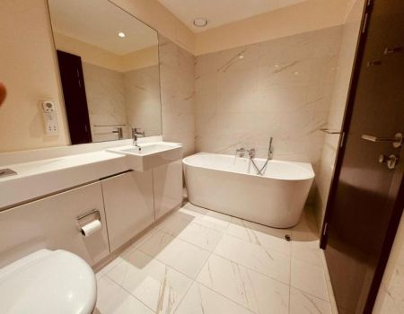 Bathroom - Cinnamon Life/full sea views/high-end furnished/02beds/for rent in Colombo-02. 