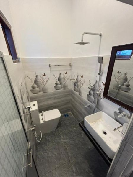Bathroom - 4 Bedroom House for Sale - Homagama | LKR 19,200,000 (EM652)