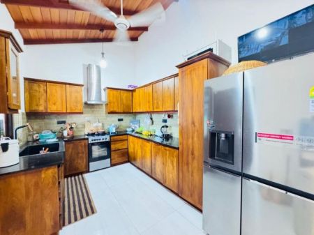 Kitchen - (SE1681)🏡✨ Luxury 3-Storey House with Basement & Pool – Kotte, Abuldeniya Junction, Thalapathpitiya 🌟