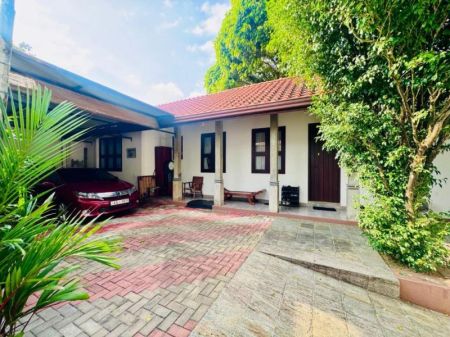Exterior - (SE1632)🏡 Luxury 4 Bedroom House with Swimming Pool in Thalapathpitiya 🌴✨