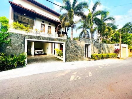 Exterior - (SE701) 3 Story House For Sale In Kotte, Rajagiriya rd