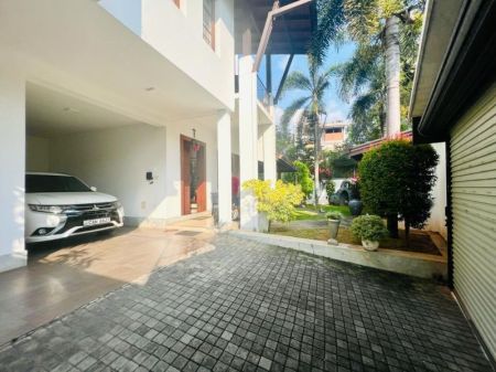 Exterior - (SE701) 3 Story House For Sale In Kotte, Rajagiriya rd