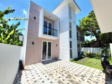 Exterior - Brand new Super Luxury house with Swimming Pool for sale in  Piliyandala 