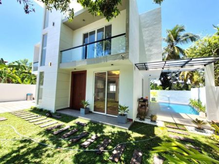 Exterior - Brand new Super Luxury house with Swimming Pool for sale in  Piliyandala 
