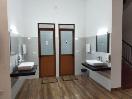 Bathroom - Full furnished Tourist Hotel for Long Term Rent at Hikkaduwa
