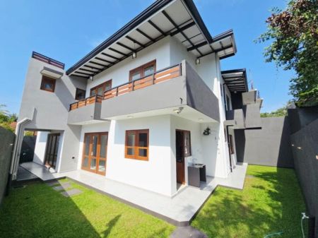 Exterior - Architecture Designed Super Luxury 2 Story House For Sale In Piliyandala Town. 