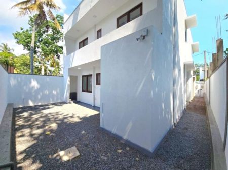 Exterior - Newly Build Luxury Three Story House For Sale In Gorakapitiya Road  , Pelanwatta , Kottawa 
