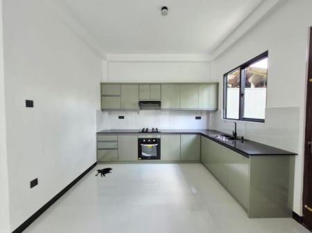Kitchen - Architecture Designed Super Luxury Three Story House For Sale In Homagama 