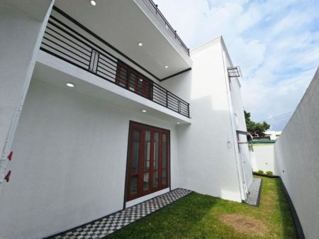 Exterior - Newly Build Three Story House For Sale In Piliyandala
