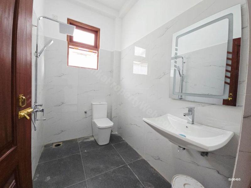 Bathroom - House for sale in Piliyandala