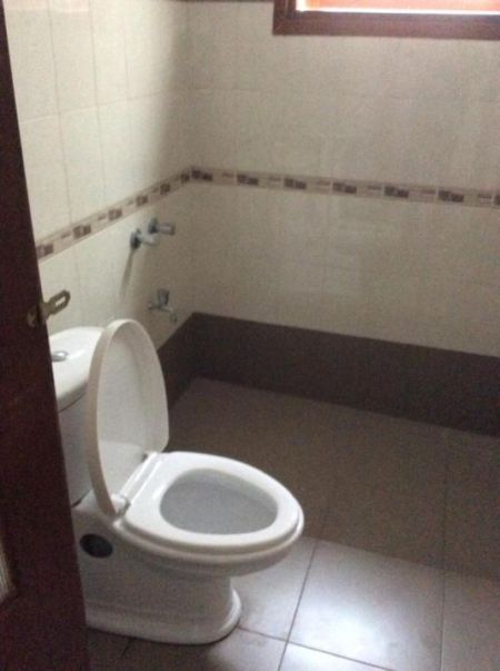 Bathroom - ￭ Colombo 04 ￭10BR House For Lease ￭ (NK107644)