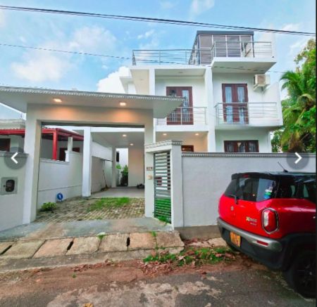 Exterior - 33 M | Polgasowita | 2 Story house for sale in Piliyandala