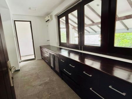 Kitchen - Luxury Modern 5 Bedroom House for rent in Thalawathugoda 