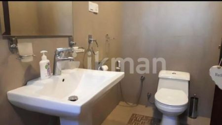 Bathroom - Mount Lavinia : 26P House and A Colonial Bungalow for Rent