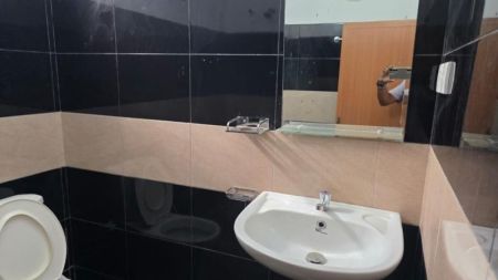 Bathroom - 5 Bedroom House for Sale - Athurugiya | LKR 42,000,000 (EM669)