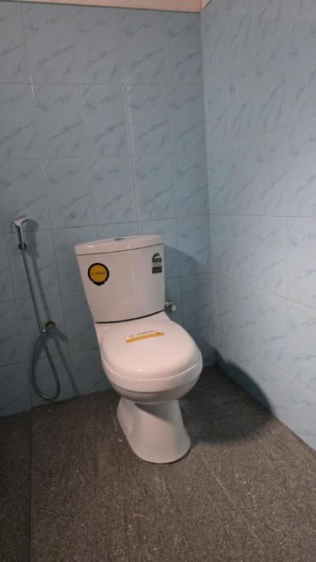 Bathroom - 5 Bedroom House for Sale - Athurugiya | LKR 42,000,000 (EM669)