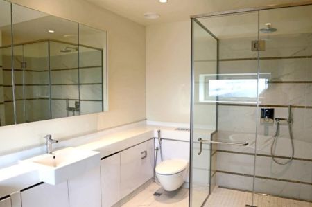 Bathroom - 5BR Apartment for Sale in Colombo 2 - PDA414