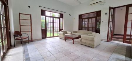 Living Room - With swimming pool House for sale in Battaramulla 