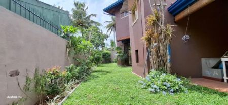 Exterior - With swimming pool House for sale in Battaramulla 
