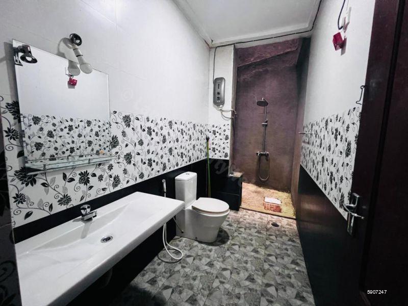 Bathroom - House for rent in Kelaniya