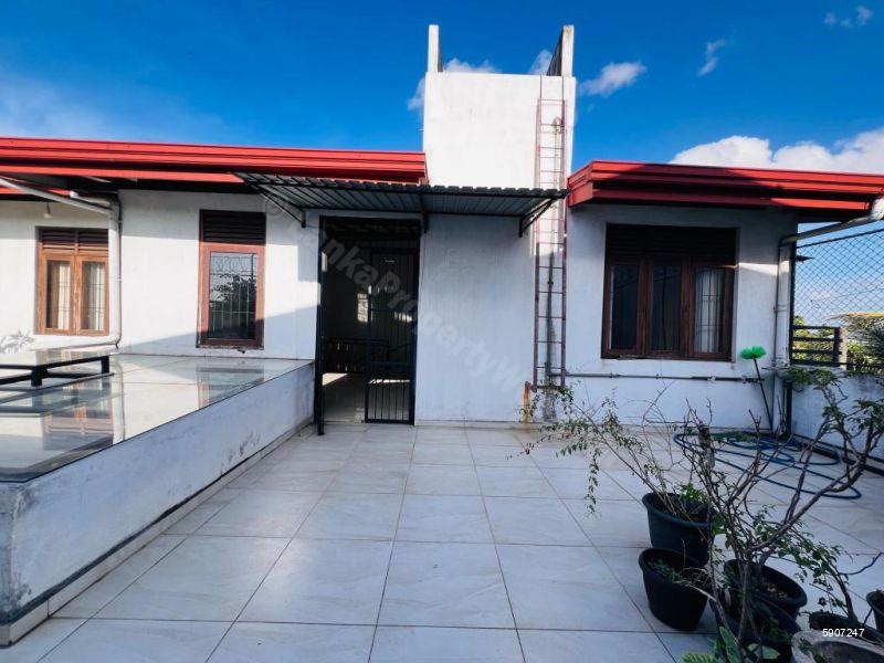 Exterior - House for rent in Kelaniya