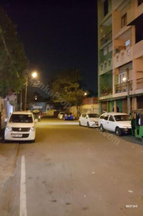 Commercial for rent in Colombo 10