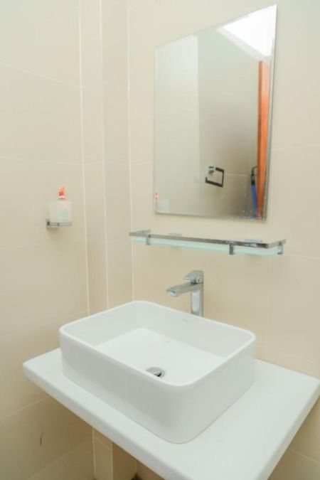 Bathroom - 4 Bedroom House for Rent - Thalahena | LKR 225,000 Per Month (EM675)