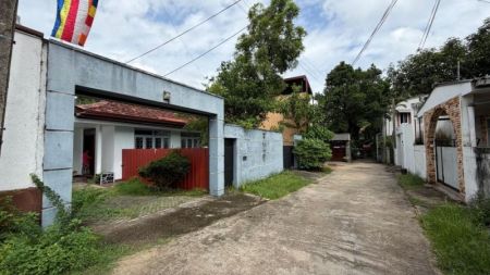 Exterior - Single Storied Spacious House with Garden for RENT at Jayanthipura, very Close to Admin City, Battaramulla