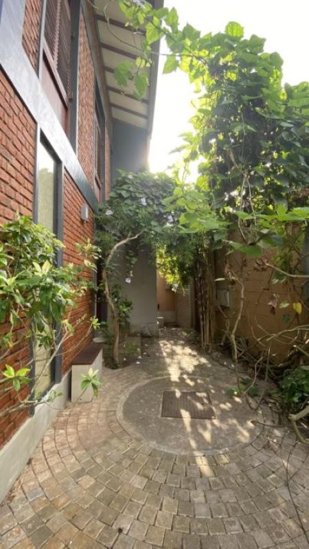 Exterior - Battaramulla house with an annex for rent