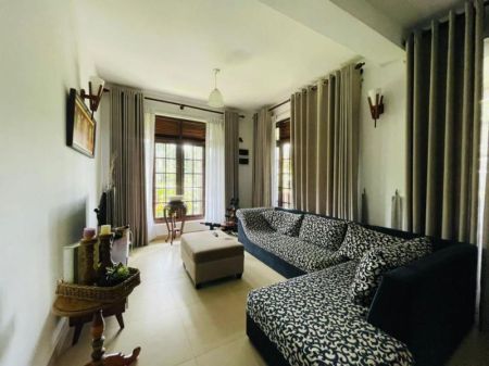 Bedroom - (HH176) Elegant Stunning Three House for Sale in Kandy