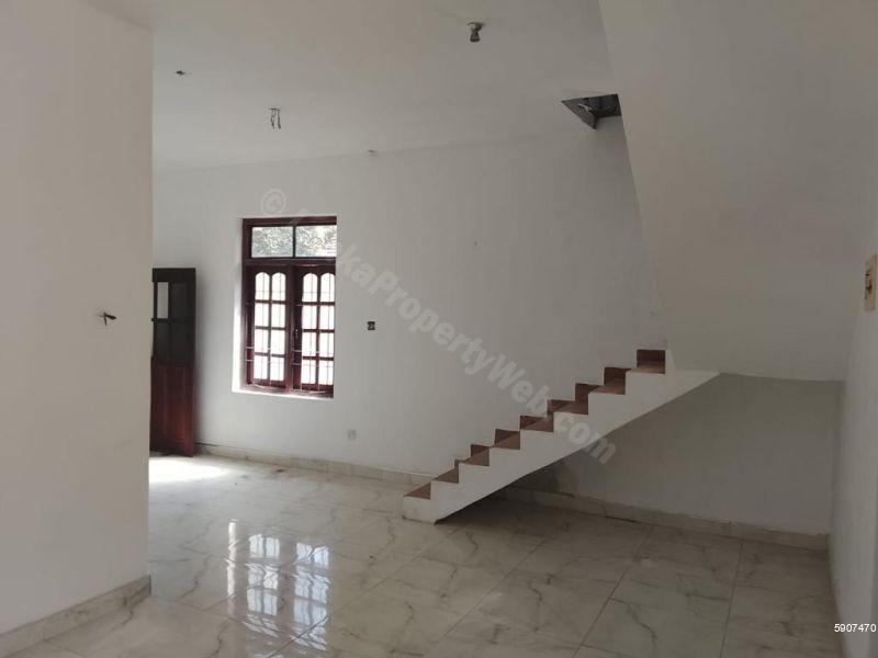 House for sale in Gampaha