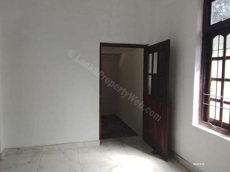 House for sale in Gampaha