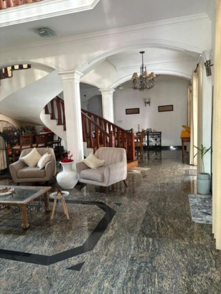 Living Room - 🏡 5000 sqft 📏 20 Perches  ✨ LUXURY 3-STORIED 7 BEDROOM HOUSE FOR SALE / RENT IN WATTALA🔥