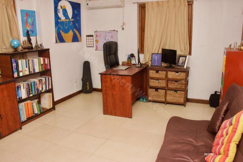 Living Room - House for sale in Colombo 6