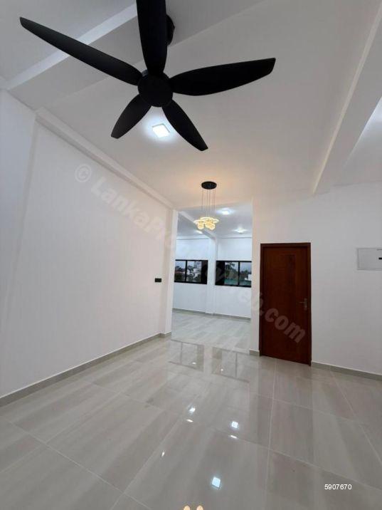 House for sale in Athurugiriya
