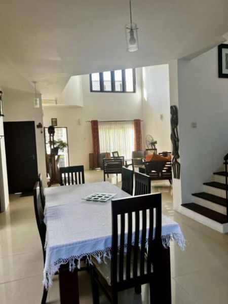 Dining room - House for sale in Battaramulla 