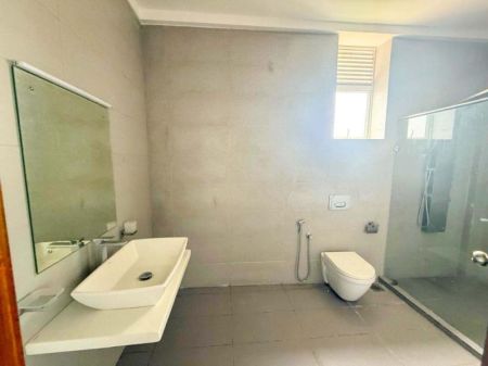 Bathroom - Apartment for Sale in Span Tower, Rajagiriya