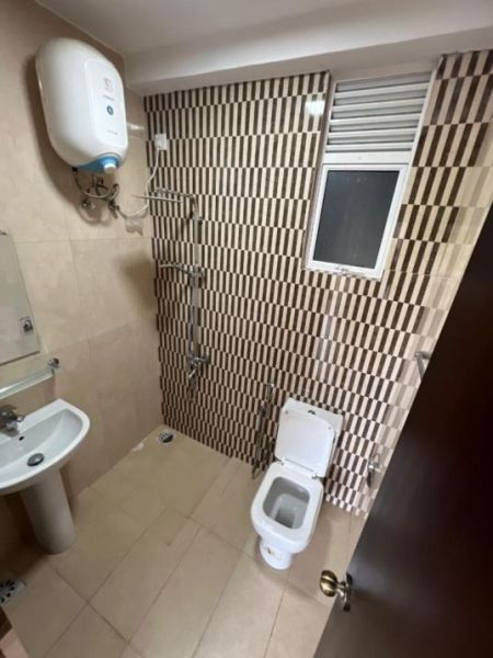 Bathroom - Grand Tower/Brand new/3 bedrooms/Furnished/for sale in Colombo-06 [ Parakumba Place ]