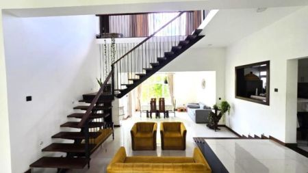Living Room - Luxury Family House for Sale in Kotte – Spacious 4 Bedroom Residence