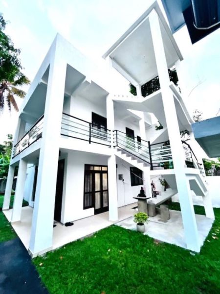 Exterior - Affordable 5 Bedroom House for Sale in Piliyandala