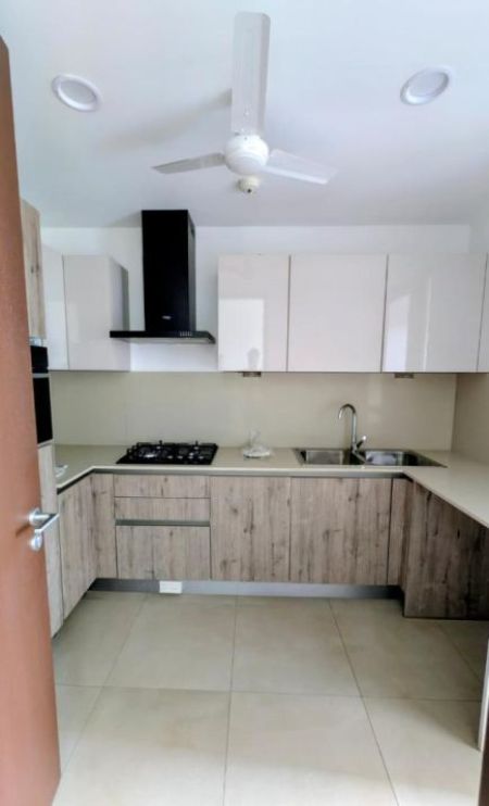 Kitchen - 2BR Apartment for Sale in Luna Tower, Union Place, Colombo 02 | Price: LKR 90,000,000 (Negotiable)