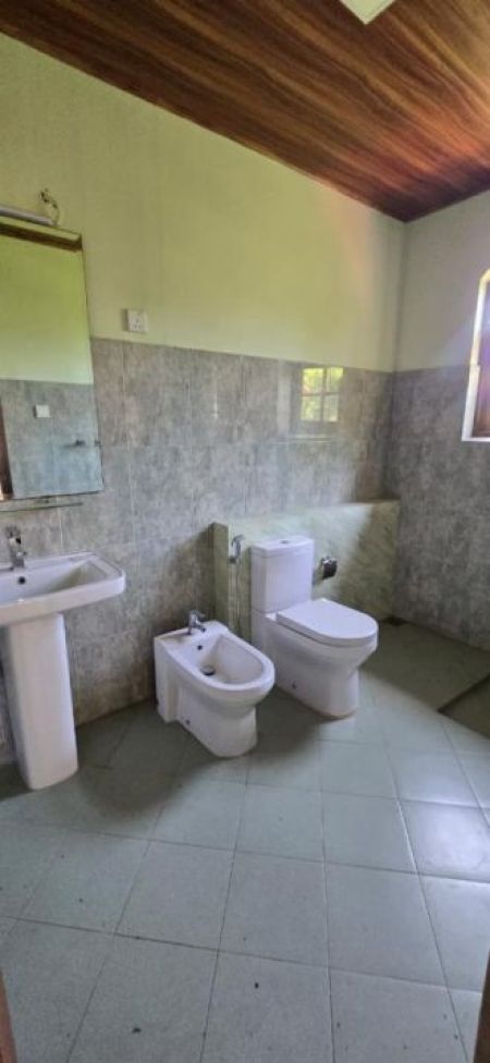 Bathroom - House for sale - Nawala