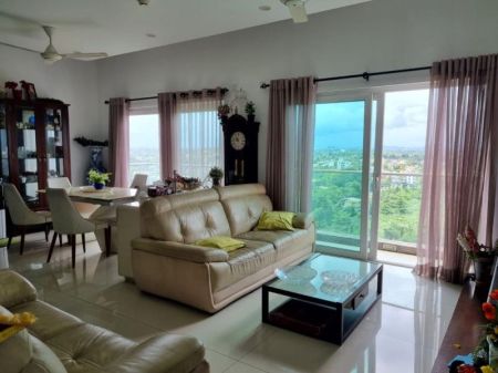 Living Room - Apartment For Rent - Fairway Sky Gardens