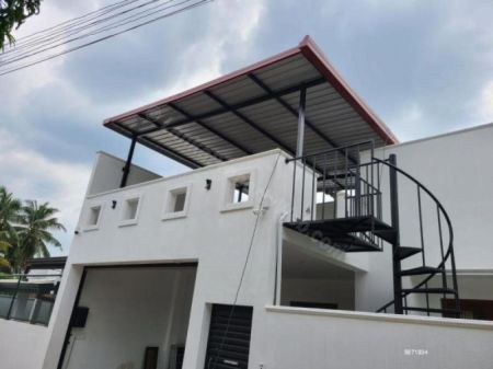 Exterior - NEW Single-Storey House| 3 Bedrooms| Small garden| Ideal for family or Retired Couple| 8 Perches| Near Highway| 33 Mil 