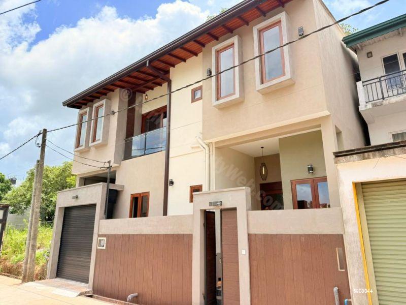 House for sale in Colombo 4